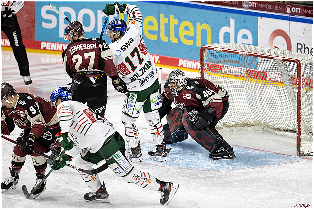PENNY DEL;  Koelner Haie - Augsburger Panther; Koeln, 05.04.2021